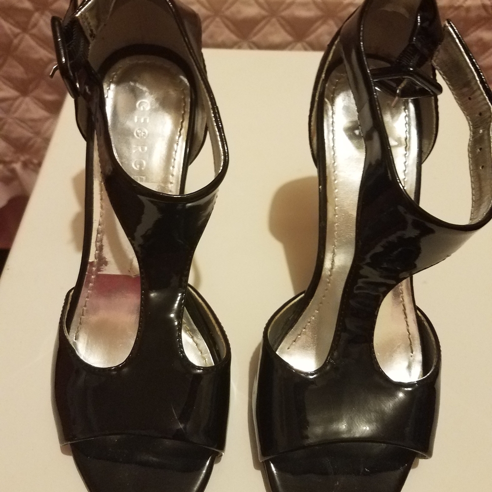 Patent leather t-strap heeled sandals, size 5